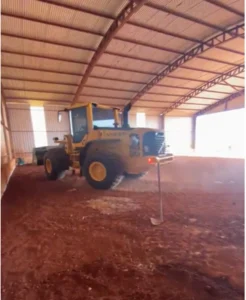 Execução de piso em concreto duplo na entrada do hangar